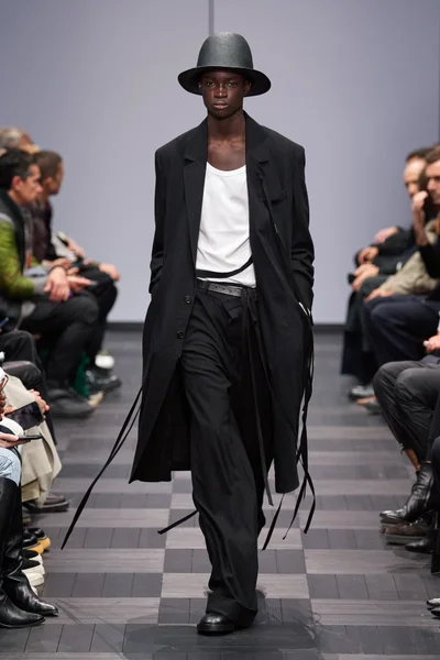 Look 28